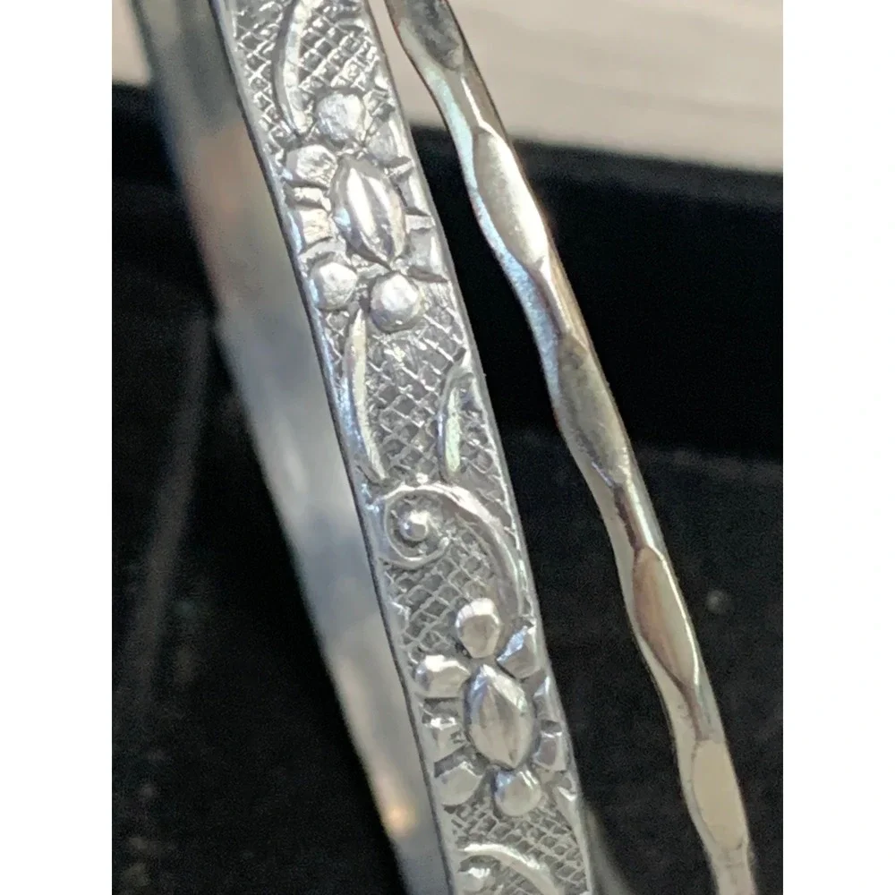 Vintage Silver Tone Floral Embossed and Hammered Bangle Bracelet Set 2pc